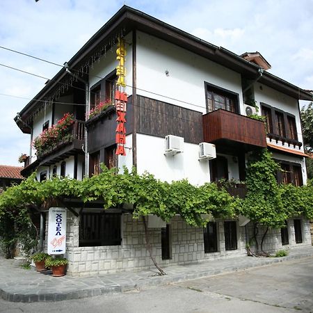 奥兹家庭酒店 洛维奇 外观 照片