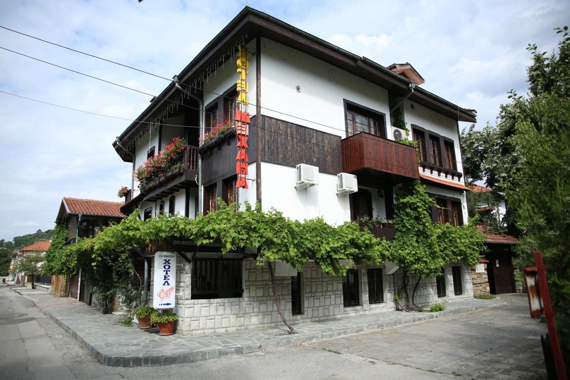 奥兹家庭酒店 洛维奇 外观 照片